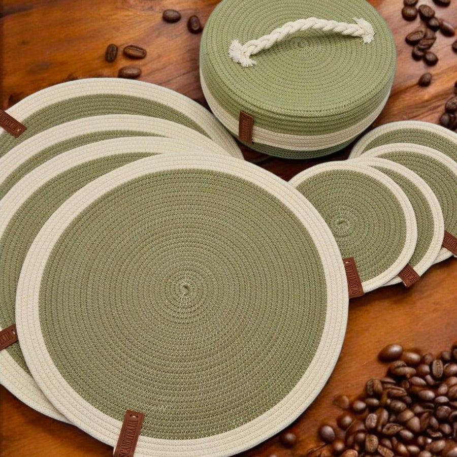 Woven Table Décor